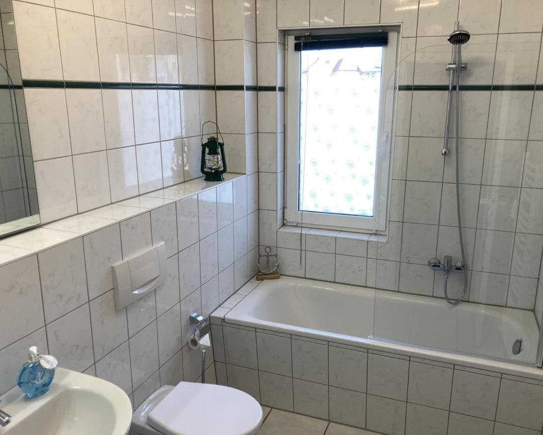 Wohnung 9 Meer-Ruhe Im Haus Stranddistel Komfortable Ferienwohnung Im 1 Og Fuer 4 Personen In Zingst Eksteriør bilde