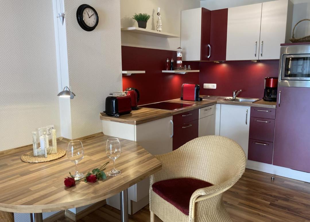 Wohnung 9 Meer-Ruhe Im Haus Stranddistel Komfortable Ferienwohnung Im 1 Og Fuer 4 Personen In Zingst Eksteriør bilde